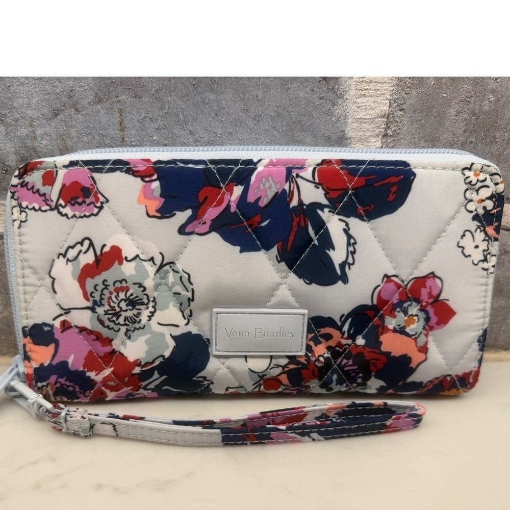 Vera Bradley RFID Riley Compact Wallet Floral Quilted Blue Wristlet Zip Around